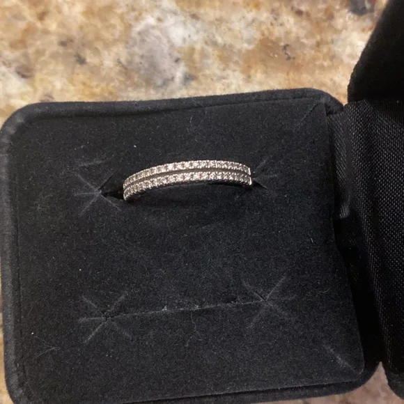Size 7 engagement ring and band